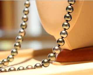Collier présentoire Tahia Pearls